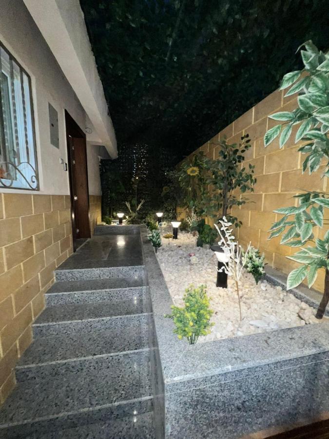 Luxury Flat With Garden And Private Entrance شقة فاخرة بحديقة و مدخل خاص Cairo Exterior foto