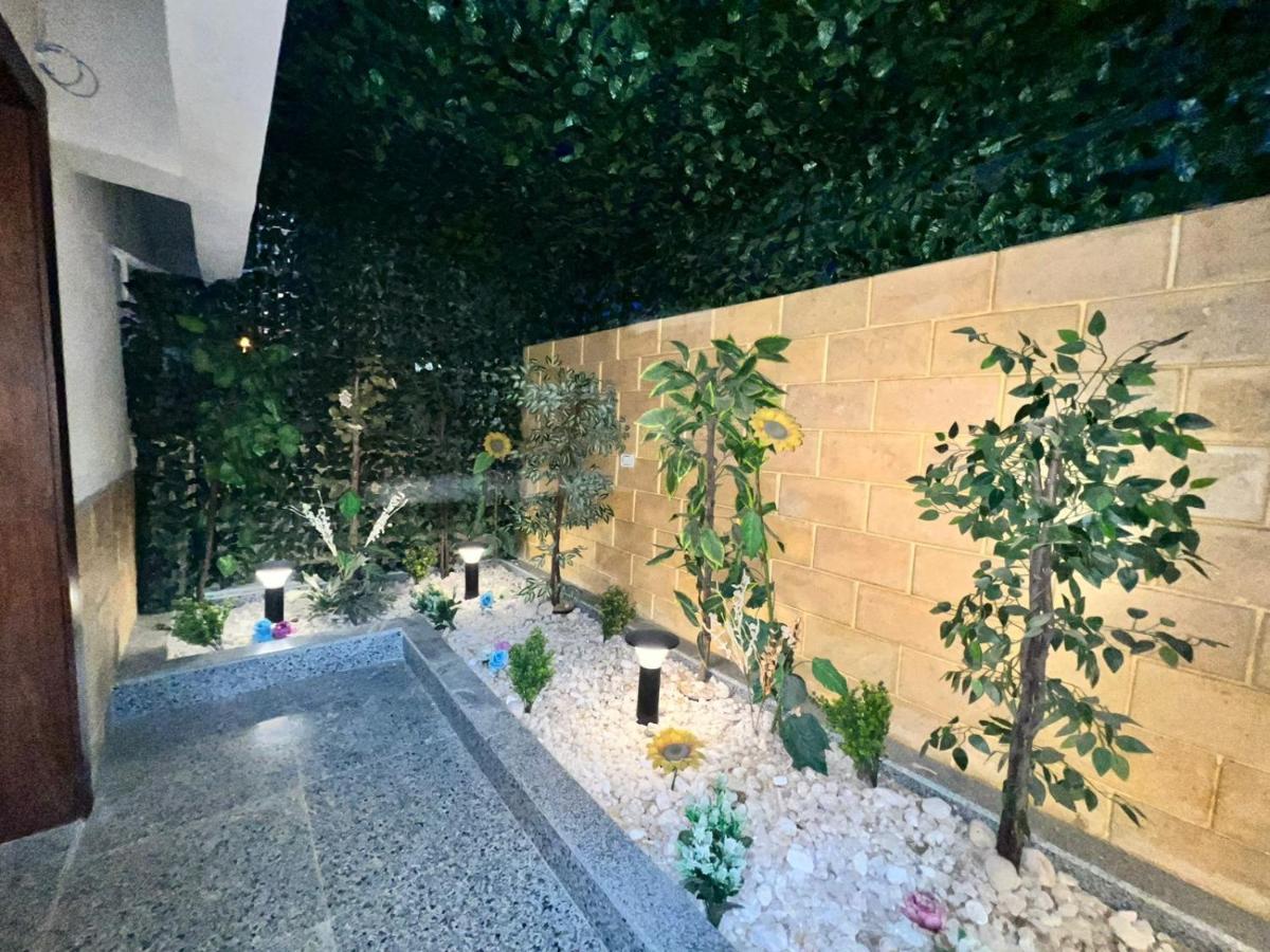 Luxury Flat With Garden And Private Entrance شقة فاخرة بحديقة و مدخل خاص Cairo Exterior foto